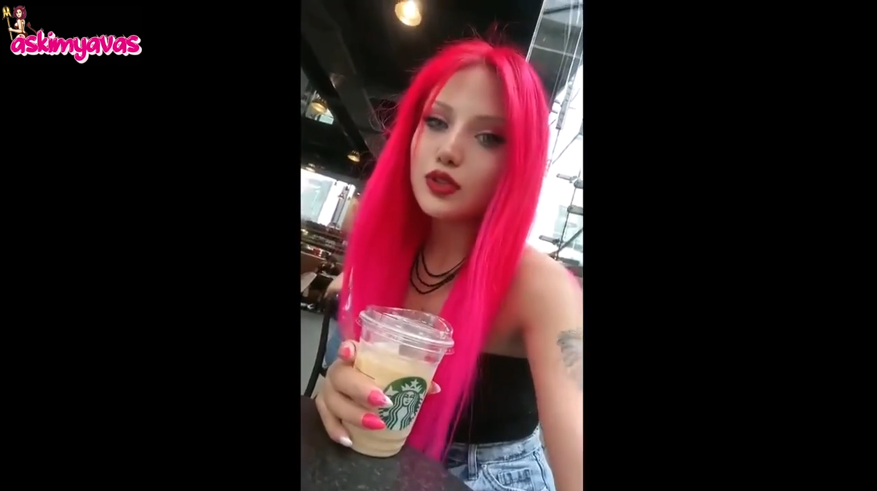 Starbucks da takılıp motorculara veren kaşar kızılın videosu